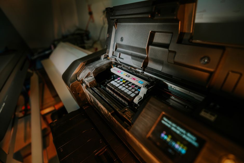 Kafa Temizleme Rehberi: Epson, Canon, HP ve Brother Yazıcılarınızda Sorunsuz Baskı İçin Uzman İpuçları
